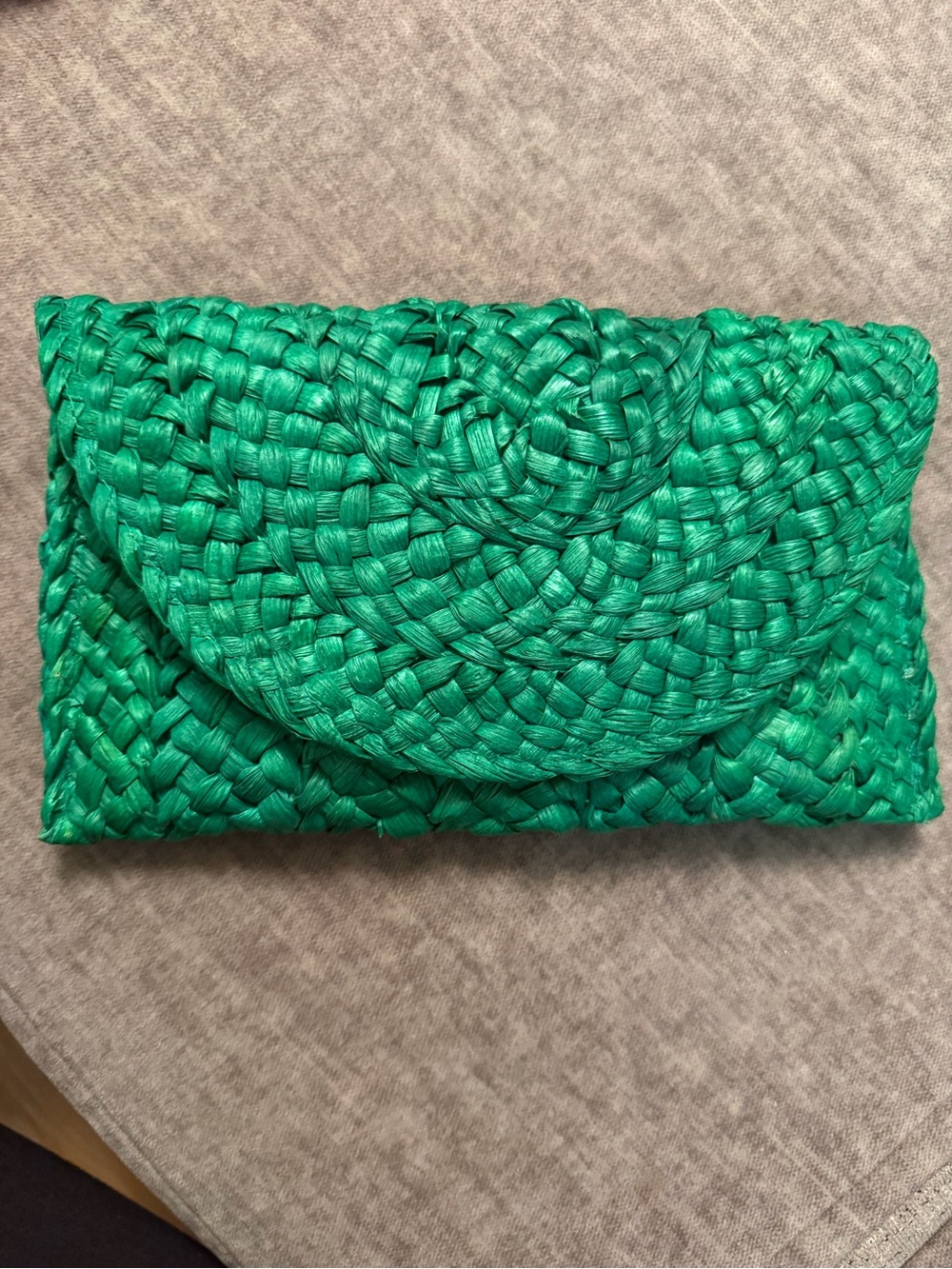 Green Woven Clutch Bag - Stylish Summer Accessory